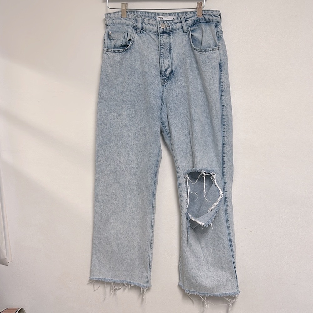 Zara Wide Leg High Waisted Button Fly Distressed Womens Size 12 Light Wash Jeans
